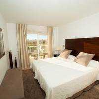 Deluxe Two-Bedroom Apartment with Sea View