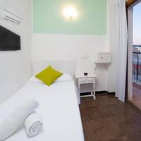 Single Room with air Conditioning and balcony