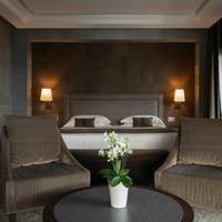 Suite with Lake View