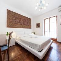 Double Room with Balcony and Shared Bathroom