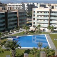 Apartment with Pool View 