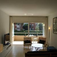 Apartment with Pool View 
