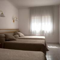 Basic Triple Room