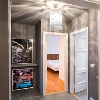 Two-Bedroom Apartment with Balcony - Lungadige Matteotti n.6