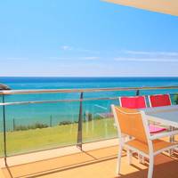Two-Bedroom Apartment with Sea View (4-6 Adults)