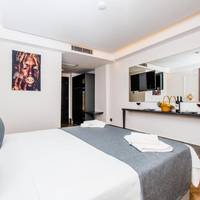Deluxe Double Room with Side Sea View