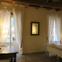 One-Bedroom Apartment with Balcony - Via Cappello 29