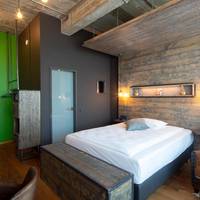 Business Queen Room with view