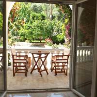 Suite with Garden View