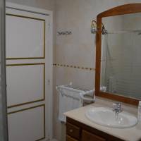 Single Budget Room with Shared Bathroom