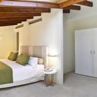 Double Room (1 Adult)