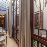Junior Suite with Courtyard View