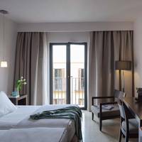 Double or Twin Room (1-2 Adults)