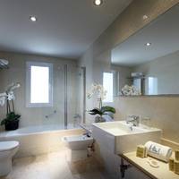 Suite with Spa Access