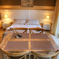 Suite with Private External Bathroom