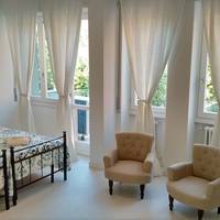 Large Double or Twin Room with Shared Bathroom