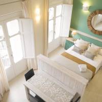 Deluxe Studio Apartment with Balcony