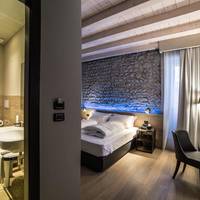 Double or Twin Room with Shower