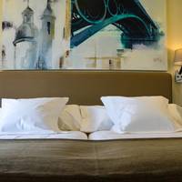 Deluxe One-Bedroom Apartment - Penthouse