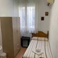 Single Room with Shared Toilet