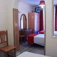 Triple Room with Shared Bathroom