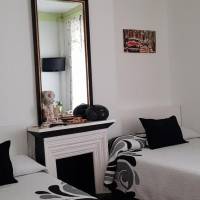 Triple Room with Shared Bathroom