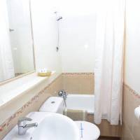 Single Room with Shared Bathroom