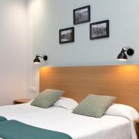 Triple Room with Puerta del Sol Views 