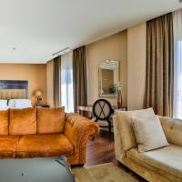 Queen Room with Spa Bath