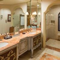 Master Suite King 