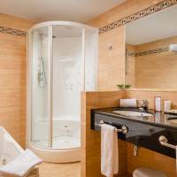 King Suite with Spa Bath