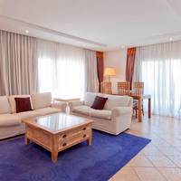 Xtra 3 Bedrooms Beach House with Garden