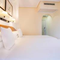 Double or Twin Room with Mountain View
