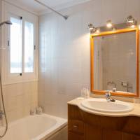 Two-Bedroom Apartment with Terrace (1-5 Adults)