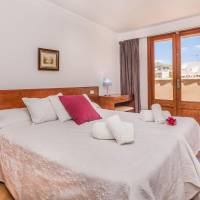 Large Two-Bedroom Apartment with Garden View