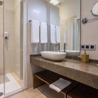 One-Bedroom Deluxe Apartment