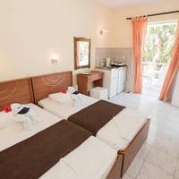 Studio (2 Adults)