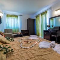 Honeymoon Room