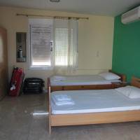 Studio (2 Adults)