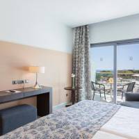 Double or Twin Room with Side Sea View (2 Adults)