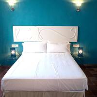 Deluxe Room (2 Adults + 1 Child)