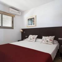 One-Bedroom Apartment with Balcony