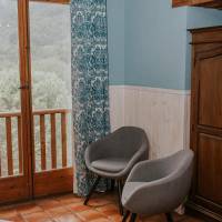 Studio with Garden View