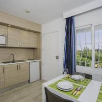 One-Bedroom Apartment (3 Adults + 1 Child)