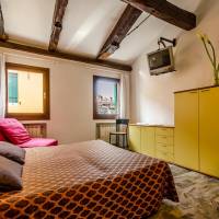 Studio with Shared Bathroom (2 Adults)