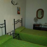 Triple Room with Private External Bathroom