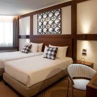 Guest Room with Twin beds