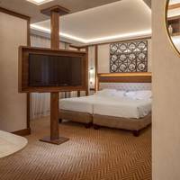Vintage Guest room with Twin Beds, Club Level