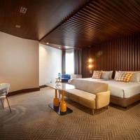 Premium Guest Room with Twin Bed and Lounge Access