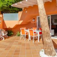 Two-Bedroom Apartment with private parking 